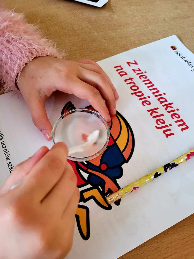 Henkel Polska ponownie zawitał z programem Świat Młodych Badaczy do szkół w Raciborzu i okolicznych miejscowościach